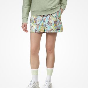 Patagonia Women’s Funhoggers Shorts Thriving Planet / Lago Blue NWT Size Large